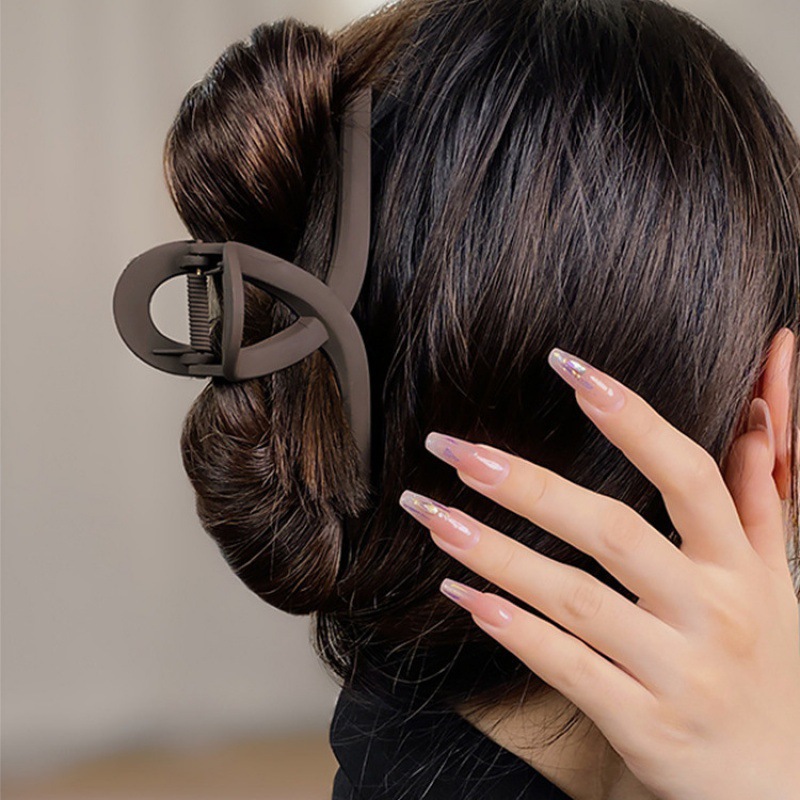 Black Matte Shark Clip Large Hair Clip for Women with Large Hair Volume, Hair Clip for the Back of the Head, Hair Clip for Bathing