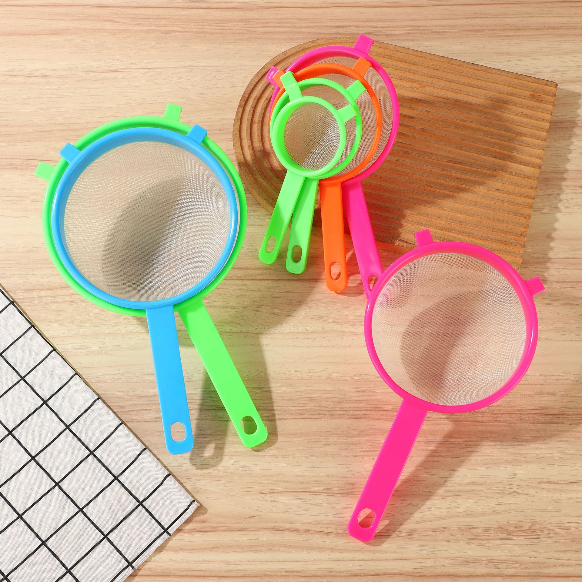 新款塑料漏勺家用豆浆果汁手持过滤网多功能捞面捞饺子油格面粉筛