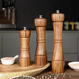 食物研磨器;厨房小工具;面包刀