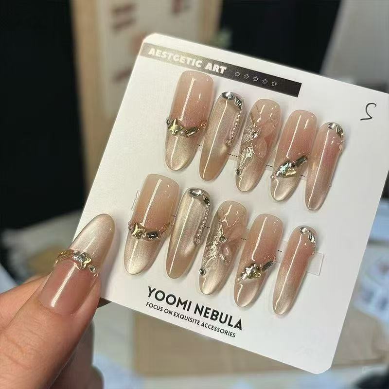 [Mariposa de hoja marchita] Ropa de otoño e invierno hecha a mano, ojos de gato de temperamento blanco, estilo explosivo avanzado, parche de mariposa de uñas denso