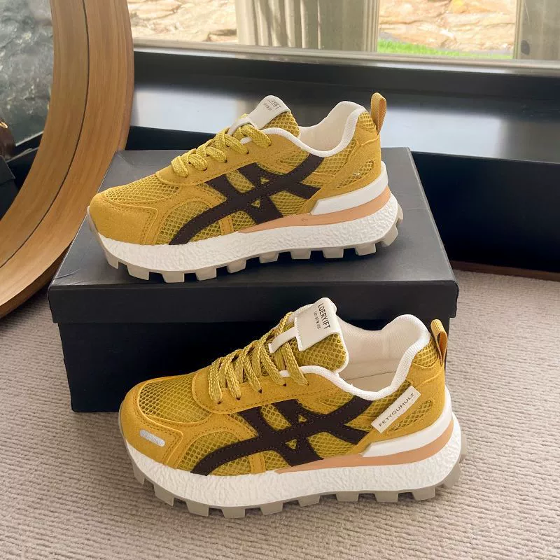 Женские туфли для папы на толстой подошве, увеличивающие рост, новые летние сетчатые дышащие кроссовки 2025 года, ультралегкие немецкие тренировочные белые туфли на мягкой подошве