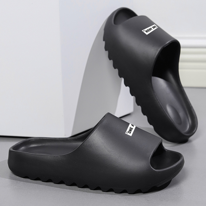 Sandalias y pantuflas de verano para mujer, sensación antideslizante de pisar heces 2025, sandalias deportivas de fondo grueso, estilo de pareja masculina, chanclas caseras