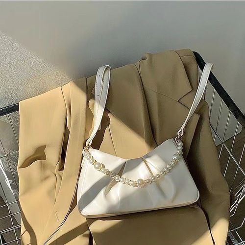French versatile white pleated cloud bag for women 2024 new pearl chain armpit bag single shoulder crossbody bag for women