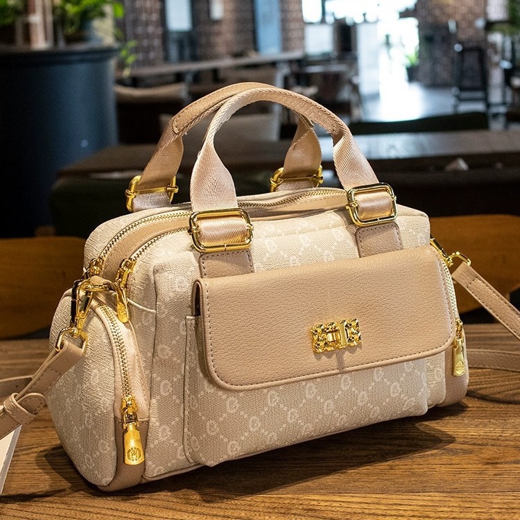 Boston Women's Bag 2025 New Genuine Leather Pillow Tote Bag Fashion Versatile Shoulder Bag Simple Crossbody Bag - Thumbnail 3