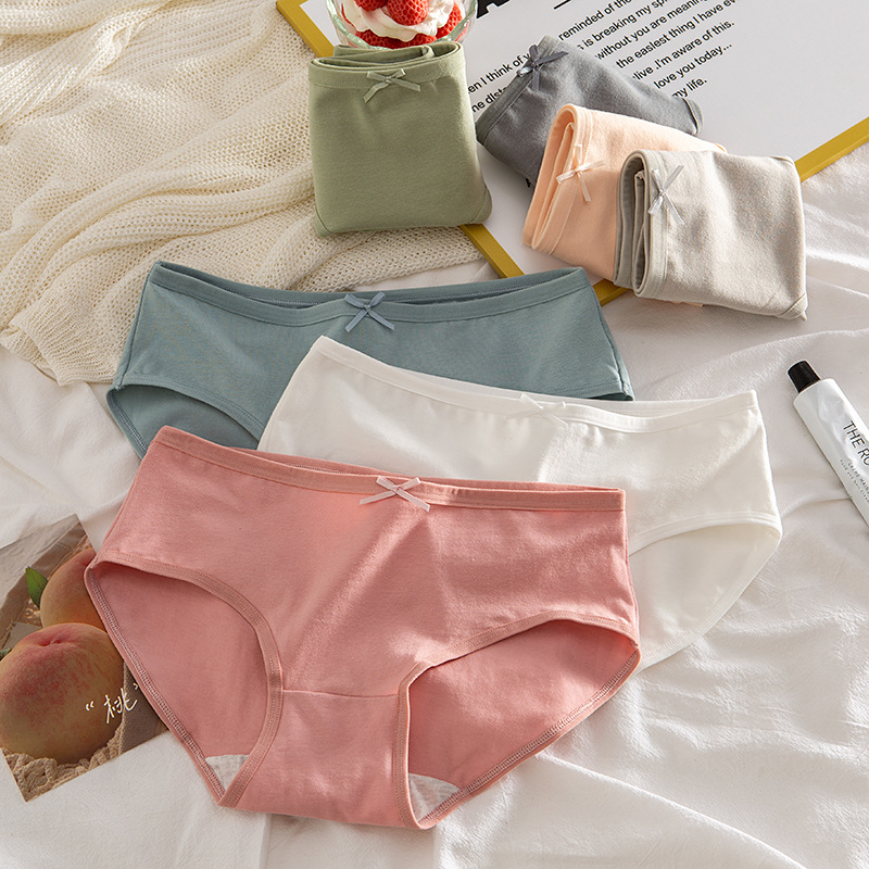 Japanese style solid color women's underwear, pure cotton, A-grade, mid-waist, all-cotton crotch, antibacterial girls' triangle shorts wholesale.