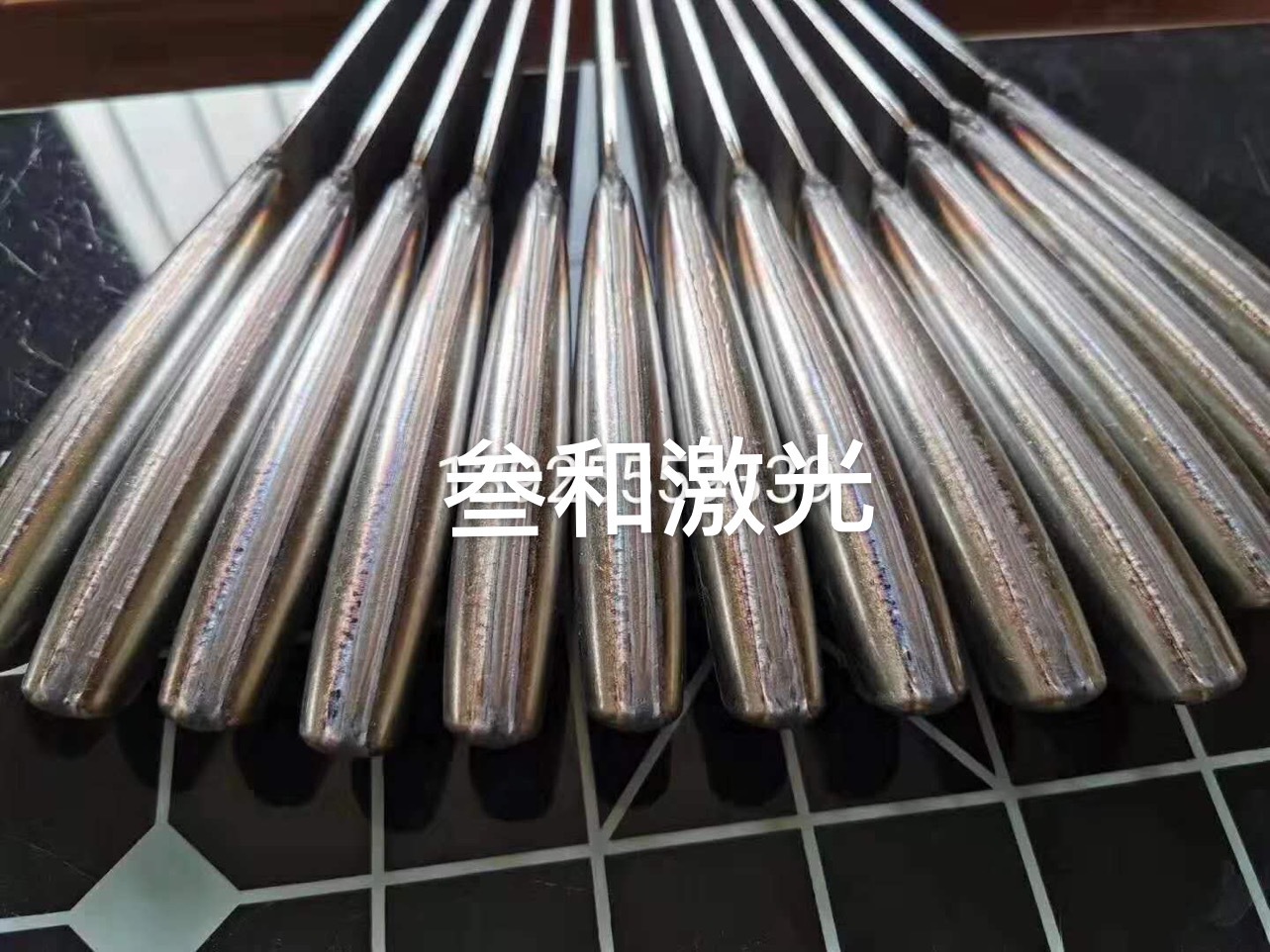 连续自动光纤激光焊接 配自动送丝机不锈钢厨具锅柄手柄激光焊接