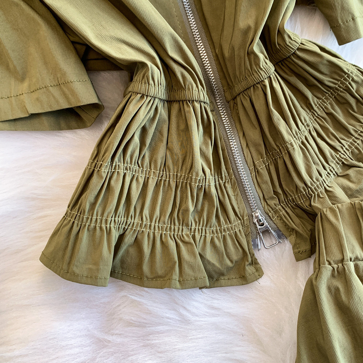Women's French Style Sophisticated Two Piece Set Versatile Double Zipper Round Neck T-Shirt High Waisted Pleated Skirt_ecoleips.com