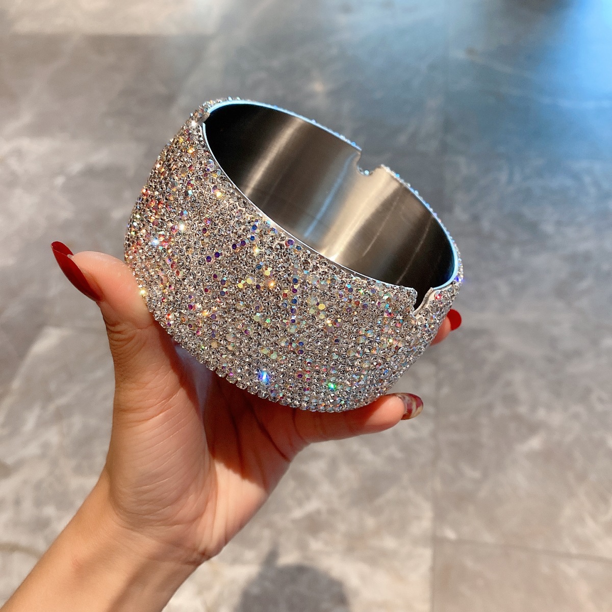 Cross-border Stainless Steel Diamond-encrusted Classroom Furniture Gifts Ashtray Nightclub Simple Drop-resistant Personalized Furnishings
