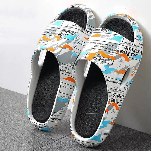 Slippers for men, summer, thick soles, shit-stepping slippers for couples, open toe graffiti, trendy indoor and outdoor home wholesale sandals for women