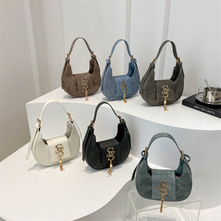 2024 Summer Simple Popular Hardware Letter New Arrival Beautiful Personality Trendy Fashionable Hand Carrying Underarm Crescent Women's Bag