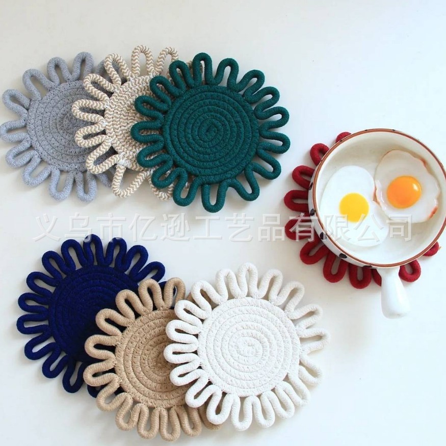 Factory Direct Sales of Creative Woven Insulation Mats, Household Daily Necessities, Flower-Shaped Table Mats, Cotton Rope Handmade Cotton Pot Mats