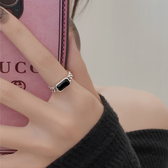 Square black diamond ring for women, chain-style index finger ring, unique design, high-end fashionable, personalized ring, new style in 2023, trendy