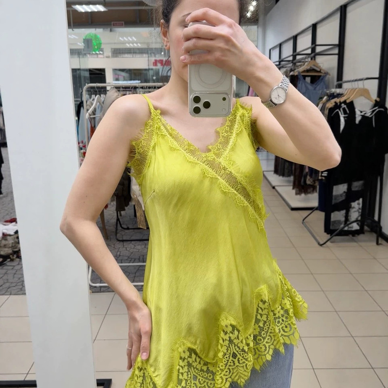 New satin lace V-neck camisole for summer, pure and alluring, comfortable and casual tank top with versatile design for women New satin lace V-neck camisole for summer, pure and alluring, comfortable and casual tank top with versatile design for women