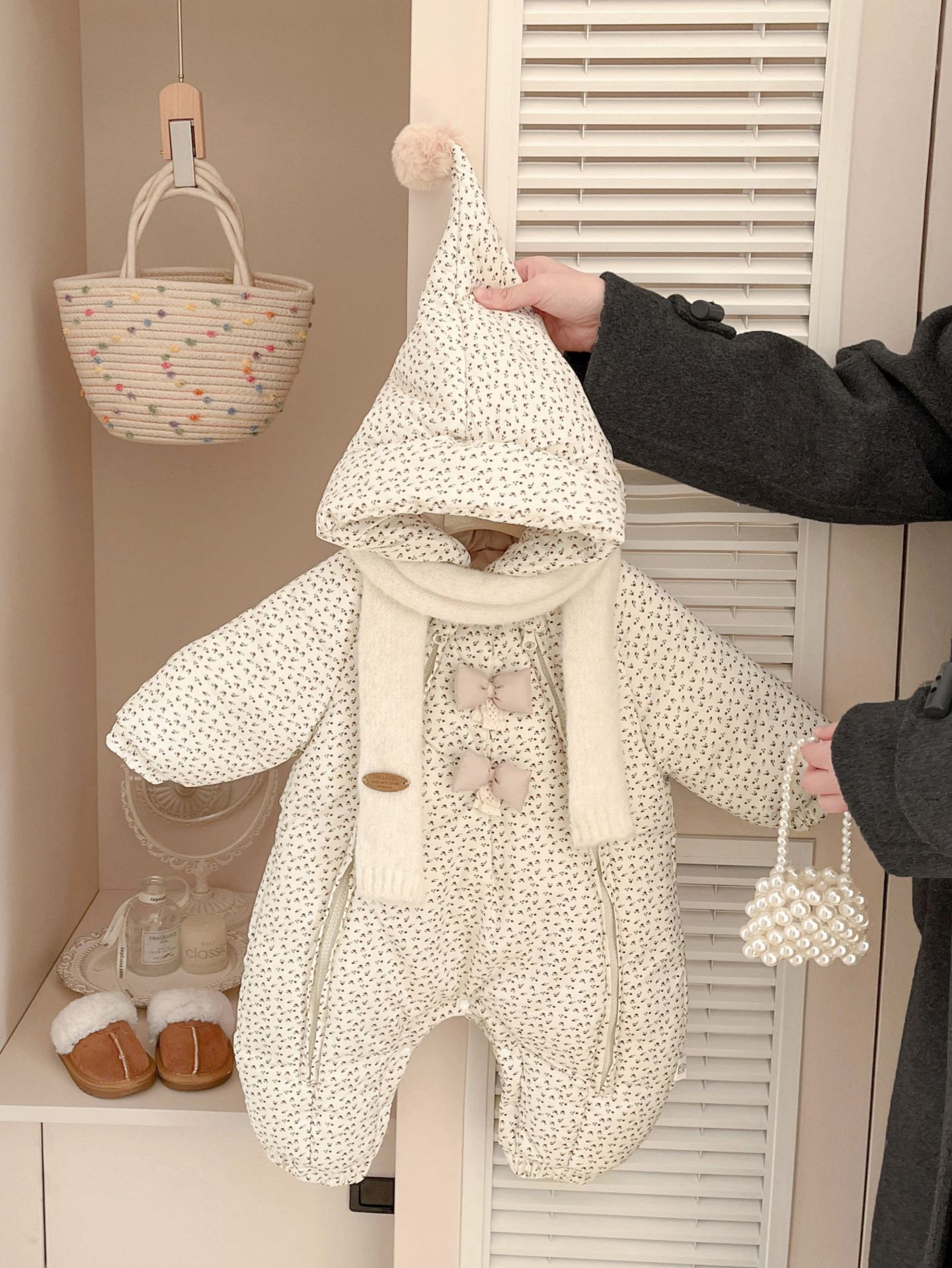 Ropa de bebé recién nacido, algodón intercalado grueso y cálido, camiseta de pluma de algodón, invierno, ropa de salida de flores extranjeras para bebés