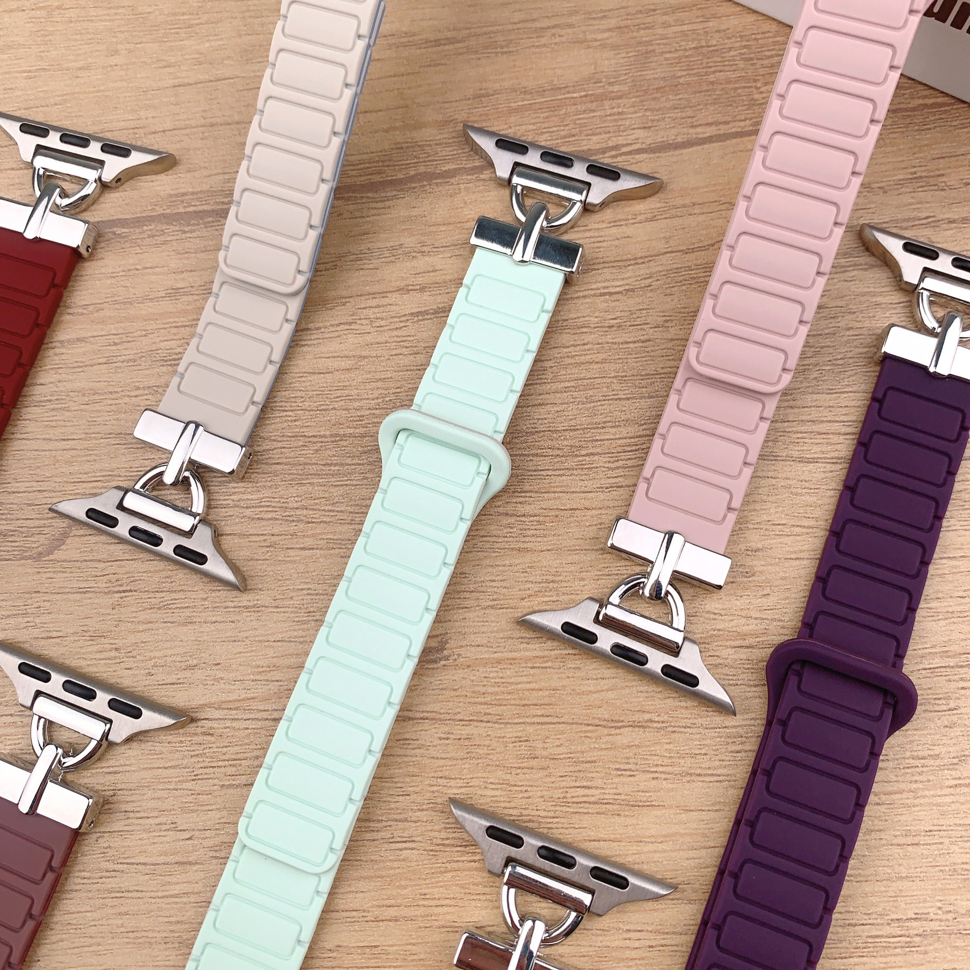 D-buckle fine silicone magnetic strap suitable for applewatchs 10…