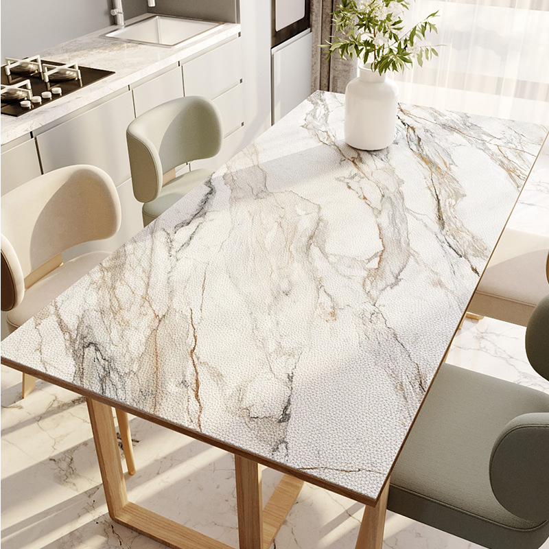 새겨진 가죽 테이블 매트