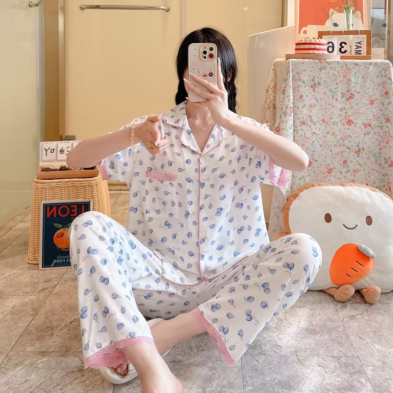 Pijamas al por mayor transfronterizos de primavera y verano espuma impresa cinta de encaje de manga corta pantalones largos de dibujos animados ropa de hogar