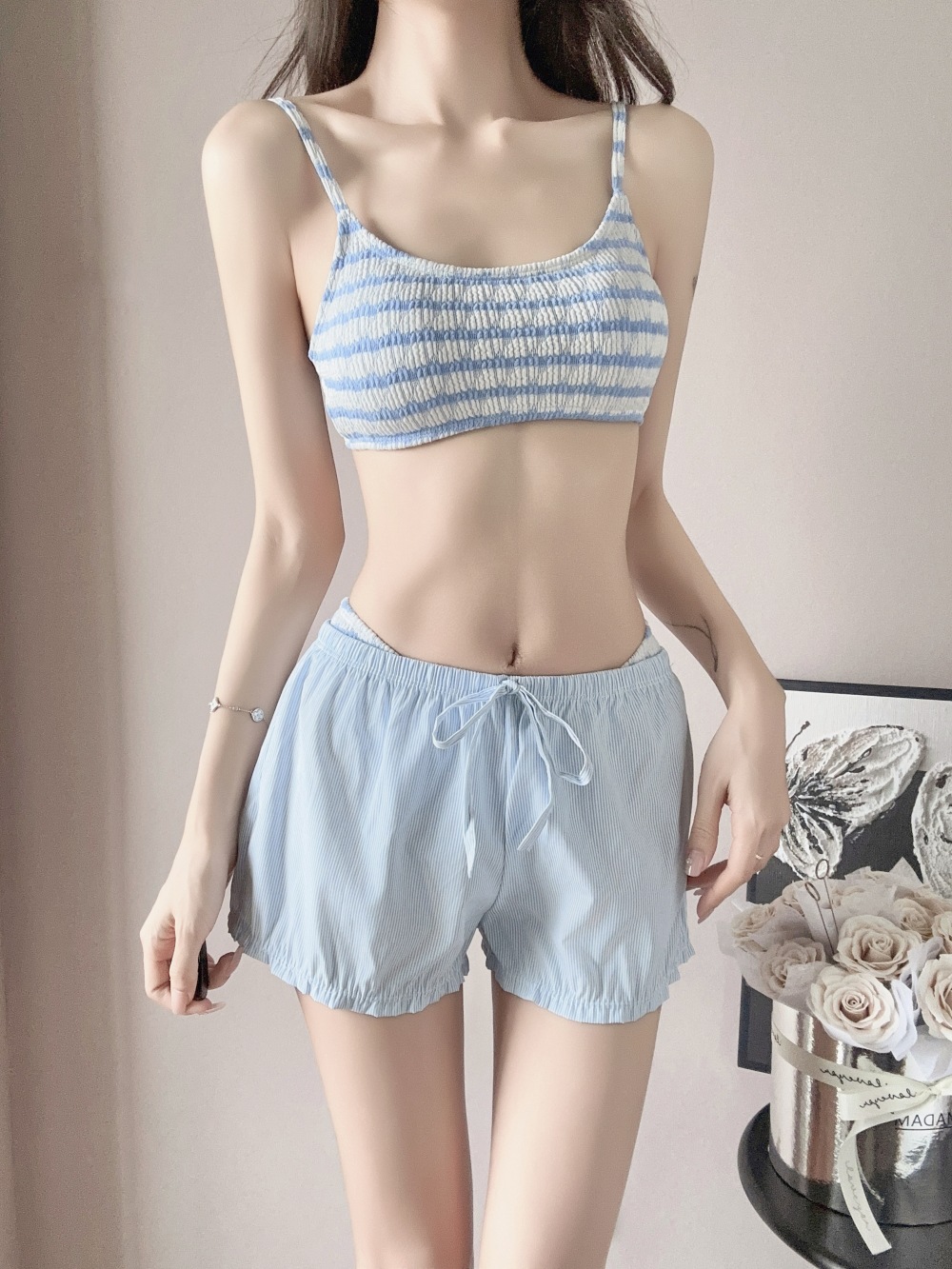 Bikini + shorts