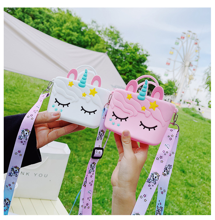 90g Weight Nylon Lining Material Zipper Closure Type Single Shoulder Strap Strap Type Animal Pattern White, Pink, Red Color Cute Cartoon  Silicone Bag 1