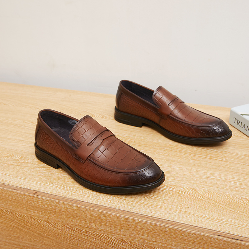 New professional men's business leather shoes with low heel embossed embossed working men's shoes_voghion.com