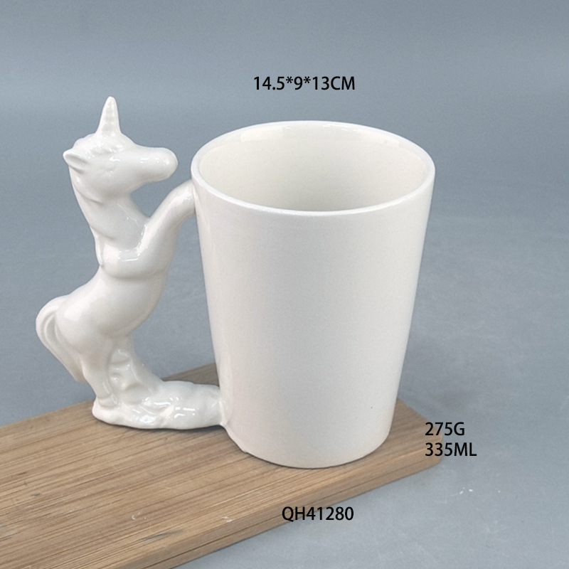 Taza de modelado de cerámica transfronteriza de fábrica animal arco iris mango de caballo forma especial taza de café creatividad de regalo de vacaciones