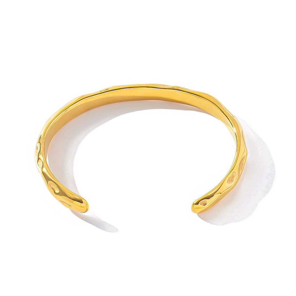 Ins pulsera de martillo irregular de personalidad de venta caliente, joyería de lujo ligera, diseño de nicho simple, pulsera retro en forma de C para mujer