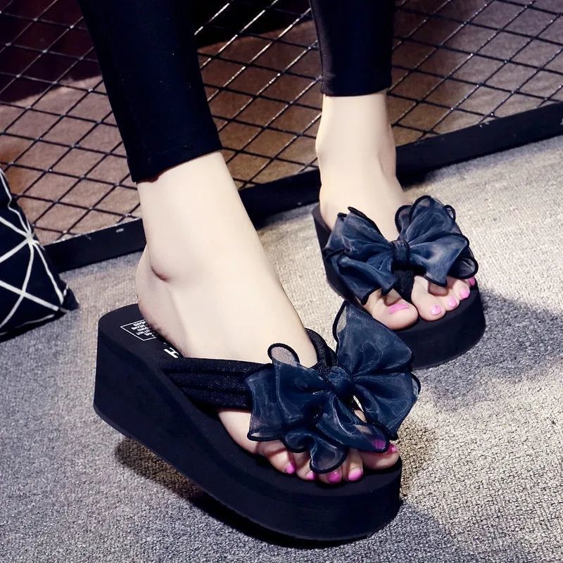Fashionable New Style Bow-Knot Flip-Flops for Women, Summer Versatile Beach Vacation Sandals, Wedge-Heeled Thick-Soled Sandals for Outdoor Wear