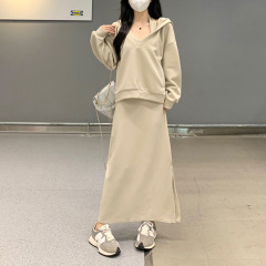 純粋な欲風の重ね着のゆったりとした帽子の長袖のガードルの首のサスペンダーのワンピースの女性の早秋の新型のファッションの2つのセット