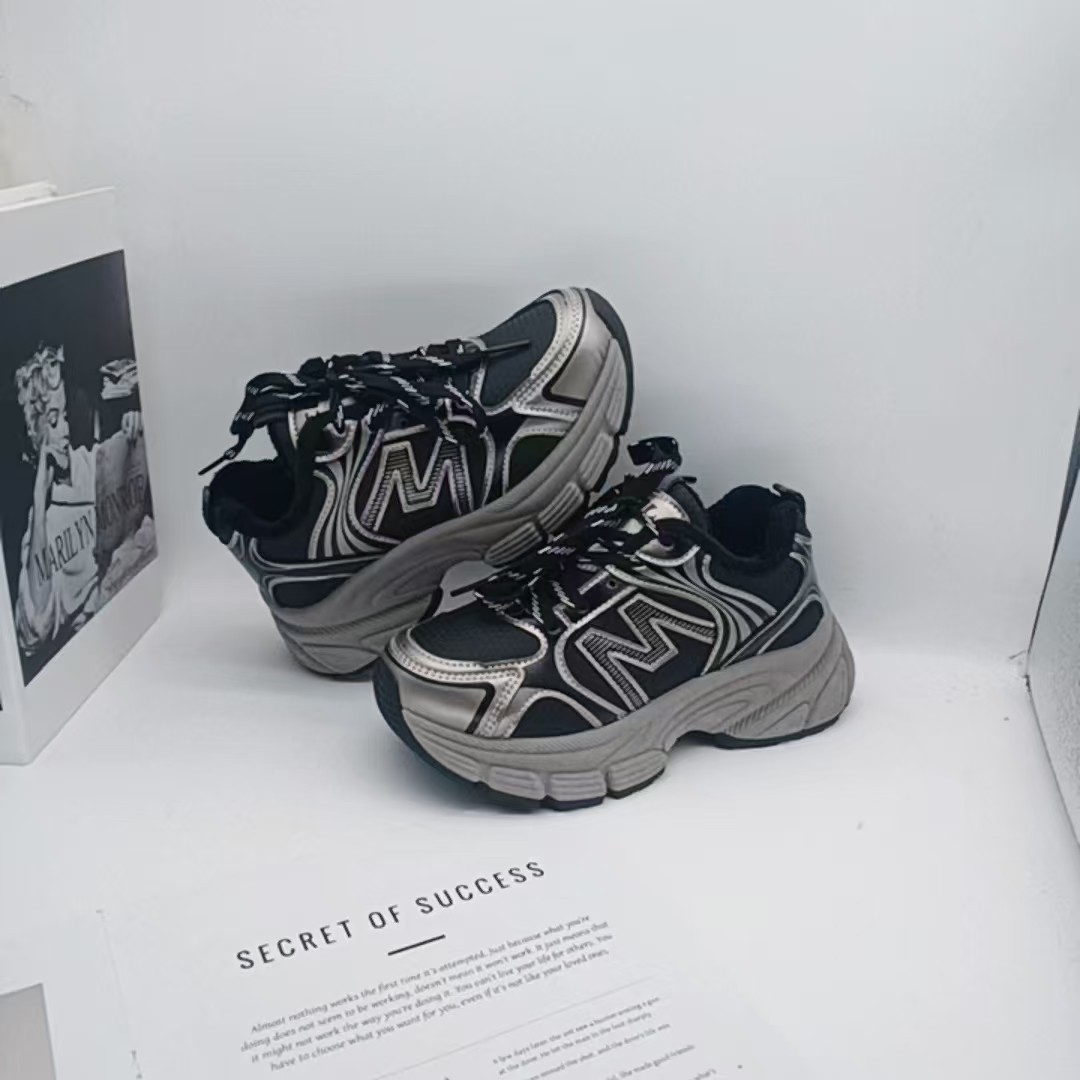 2025 invierno nuevo algodón zapatos de zapatos para niños zapatos para niños zapatos de carreras casuales para niños zapatos para mujeres más