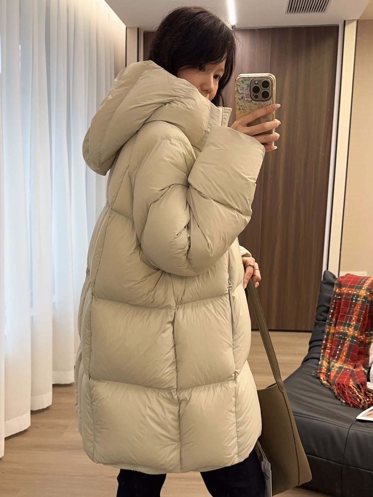 Nube puff plumón medio largo invierno 2025 nuevo tipo grueso blanco chaqueta de pan con capuz