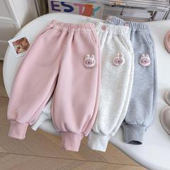 女の赤ちゃんのズボンの秋冬の服の女の子のベルベットのカジュアルなズボンの冬の保温の束の足のズボンはかわいいです。