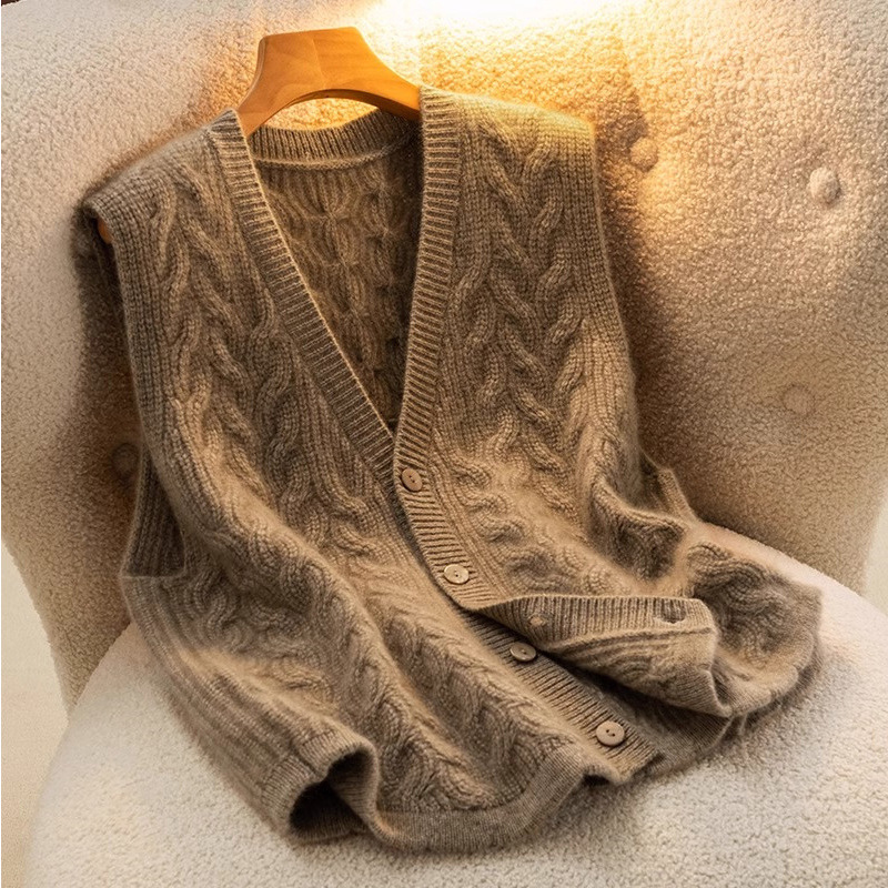 Solid color cable knit cardigan vest for women, autumn and winter, Meridian V-neck sleeveless vest, layered vest, new Chinese style.