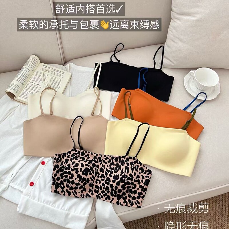 M028 Seamless and versatile backless bra for women with small busts, designed to prevent gaping M028 Seamless and versatile backless bra for women with small busts, designed to prevent gaping