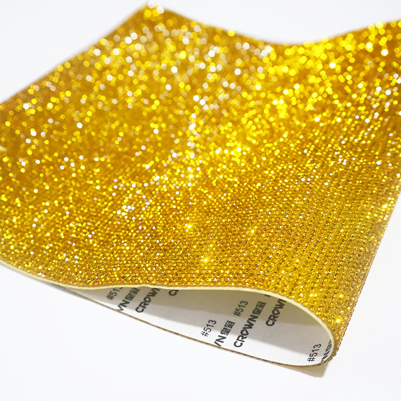 Los fabricantes venden al por mayor agua de vidrio, pegatinas de diamantes, adhesivos, taladros en caliente, piezas de diamantes decorativas para automóviles autoadhesivas, accesorios de joyería de bricolaje, taladros