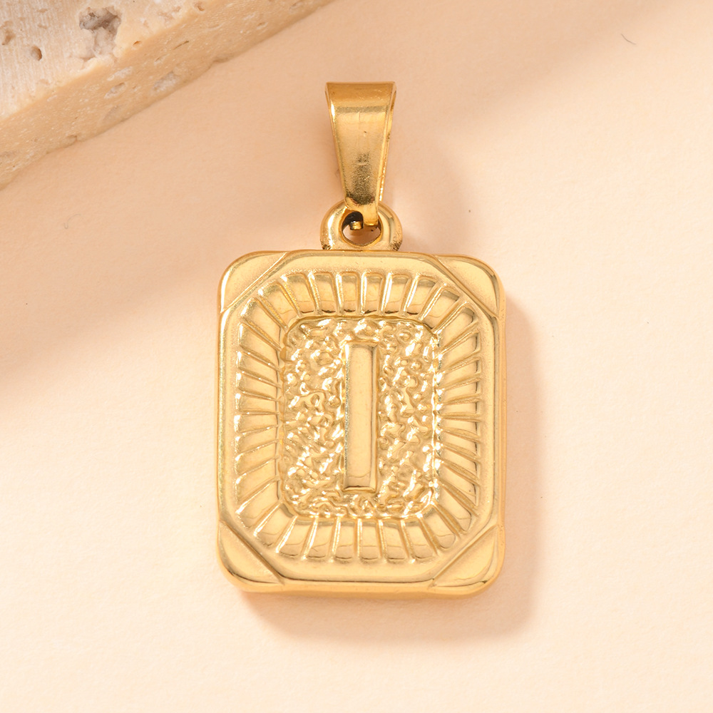 Colgante único europeo y americano estilo explosivo colgante de acero inoxidable fundición marca cuadrada 26 letras inglesas collar colgante accesorios de bricolaje