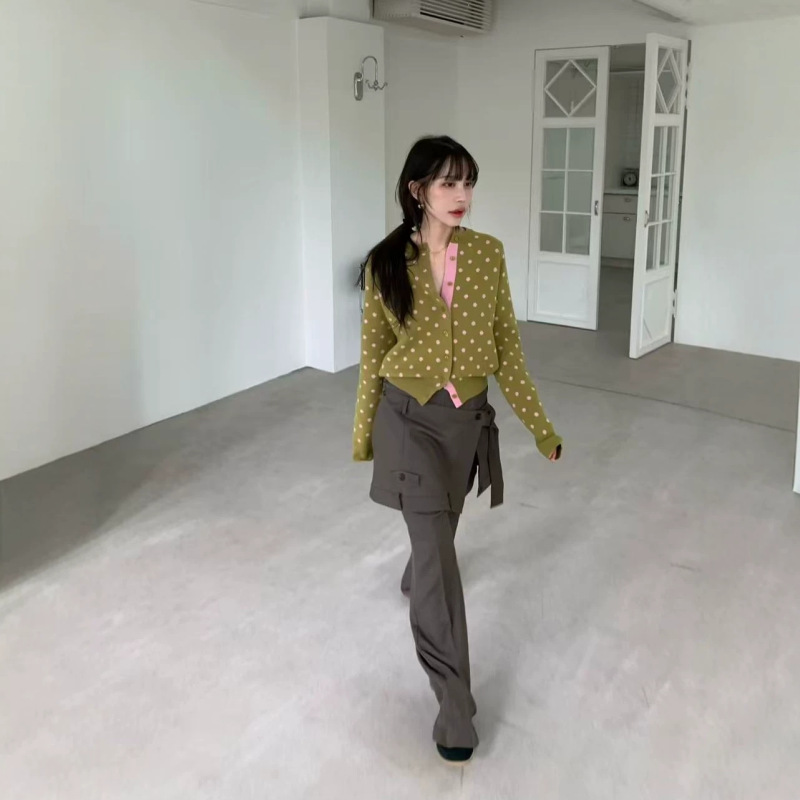 Now Korean designer Bertha polka dot buttoned knit cardigan Korean style women's clothing gentle and versatile casual sweater Now Korean designer Bertha polka dot buttoned knit cardigan Korean style women's clothing gentle and versatile casual sweater