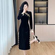 新中式国风丝绒连衣裙子女秋款高级设计感晚礼服气质显瘦包臀长裙