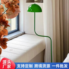 翡翠豆芽デンマーク製フロアランプ フレンチスタイル 中世風 リビング ソファ横 書斎 ベッドサイド 花のつぼみ型フロアランプ 卸売