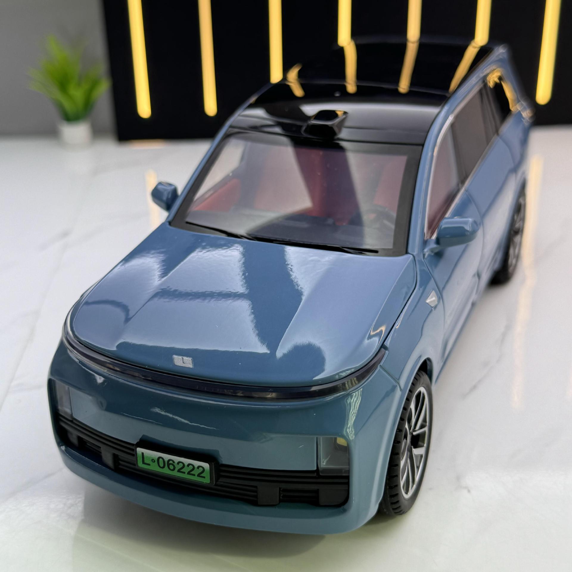 Zhiguan modelo de coche de aleación de simulación 1:24 ideal L9 nueva energía Tire hacia atrás vehículo todoterreno sonido y luz modelo de coche de juguete adornos