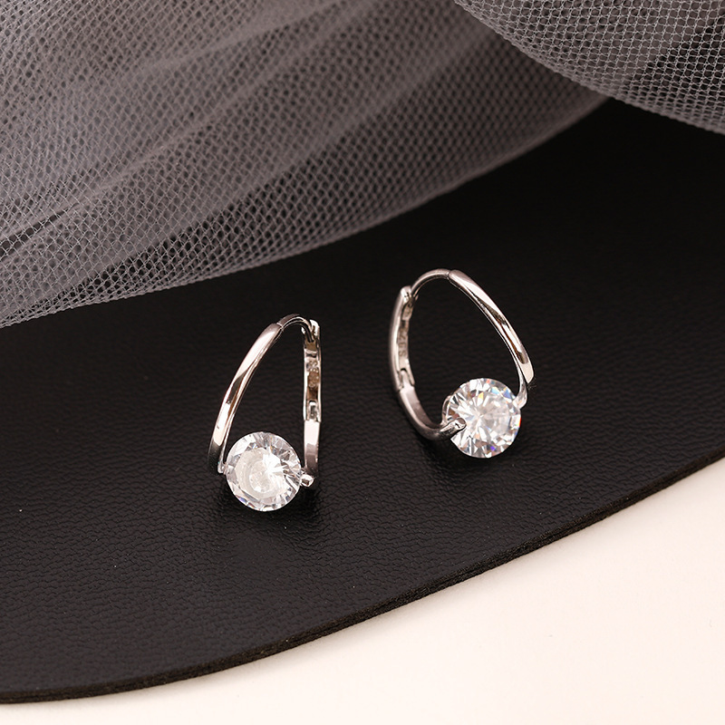 K-Style of the New Geometric Micro-Paved Zircon Earrings, Niche Design, Sense of Design and Exquisite, Simple and Versatile Women's Earrings