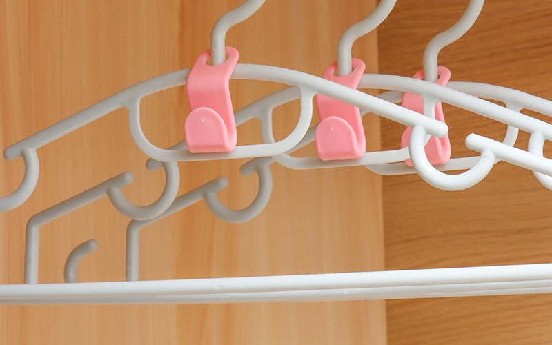 Casual Solid Color Plastic Hooks 1 Set display picture 6