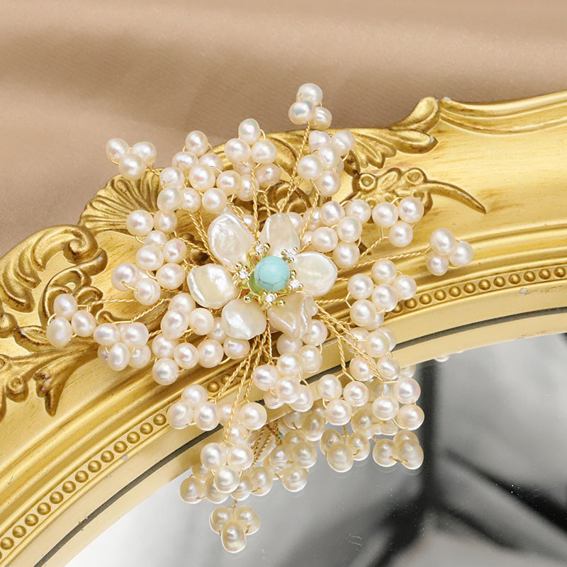 Original natural de agua dulce perla turquesa copo de nieve broche de Navidad barroco ramillete de alta gama estilo Chanel joyería