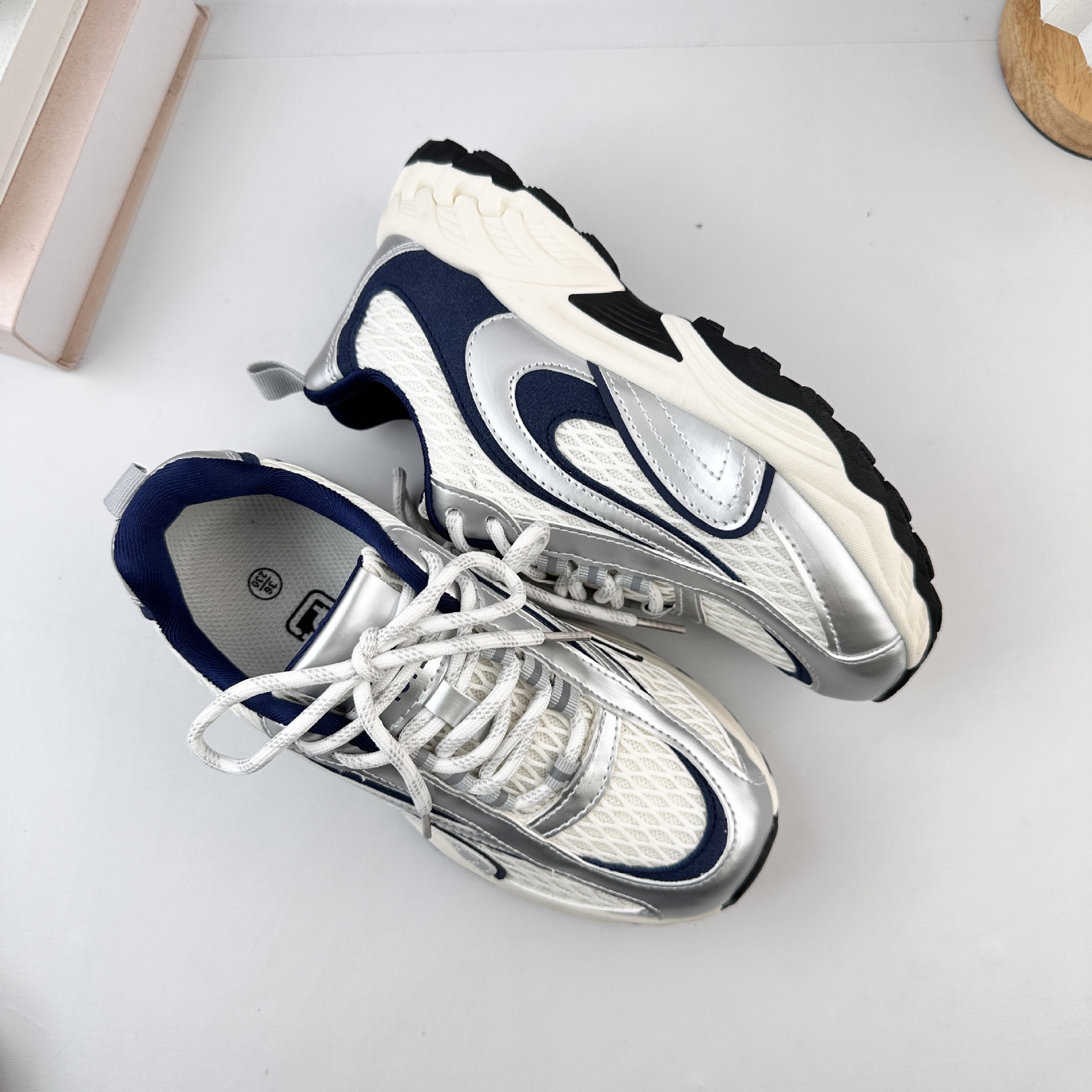 YUANBO zapatos de papá con suela gruesa zapatos blancos de mujer 2025 nuevos zapatos deportivos de malla transpirable de otoño