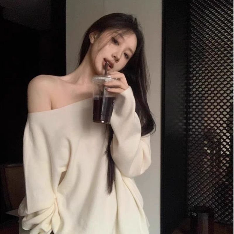 2026 Spring New Women's Fashion Off-Shoulder Long Sleeve Knitted Sweater Loose Batwing Sleeve Casual Top