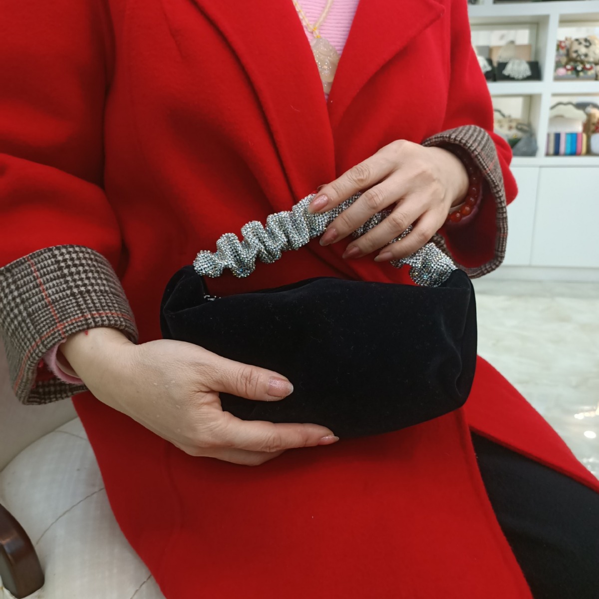 Bolso de las nuevas mujeres del estilo popular red rojo mismo estilo flash diamante bolsa de terciopelo negro rhinestone bolso noche banquete mano llevar