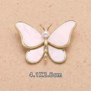 Cocoon-breaking Butterfly Butterfly Brooch Women's Shell High-end Temperament All-match Temperament Fritillaria Corsage Exquisite Pearl Pin Tide