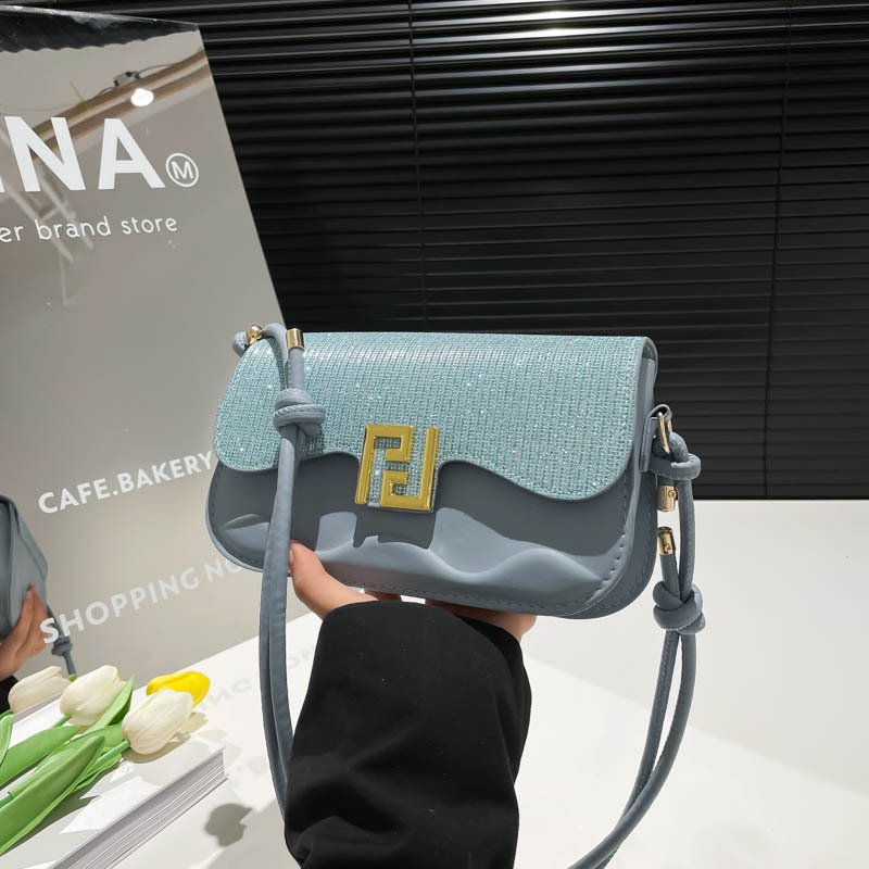 Bolsos de mujer nuevos transfronterizos de alta gama, bolsos cuadrados pequeños de moda coreana, bolsos de hombro de textura casual, bolsos de mensajero de todo fósforo de temperamento