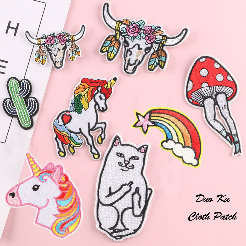 草莓电脑绣花标服装辅料补丁贴牛头独角兽卡通动物徽章刺绣布贴