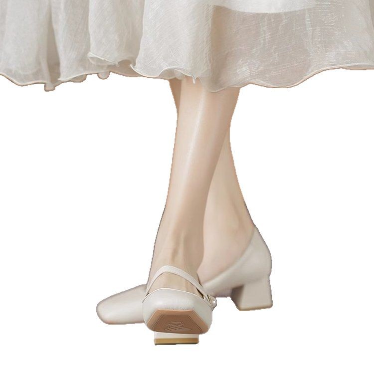 Zapatos de una sola mujer, zapatos de talón medio, zapatos de cabeza cuadrada de Maria, 2025 primavera, nuevos zapatos franceses de talón alto, zapatos de cuero.