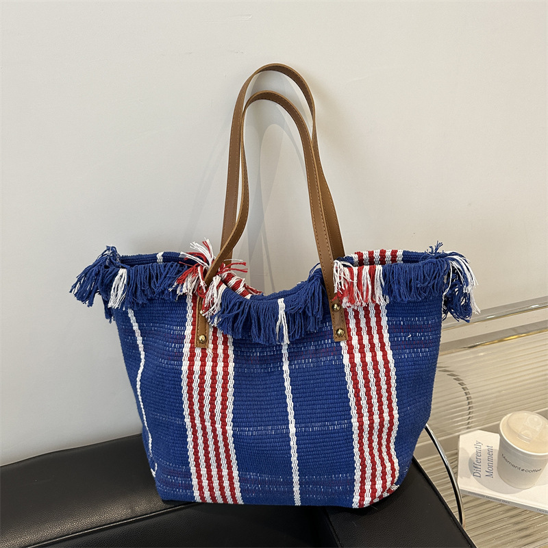 Bolsa de tejido de bordilla de tejido para mujeres 2024 nuevo nicho de diseño de moda bolsa de moda bolsa de gran capacidad de personalidad bolso de hombro